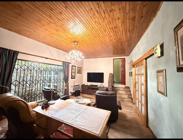 4 BEDROOM HOUSE FOR SALE IN AVIARY HILL